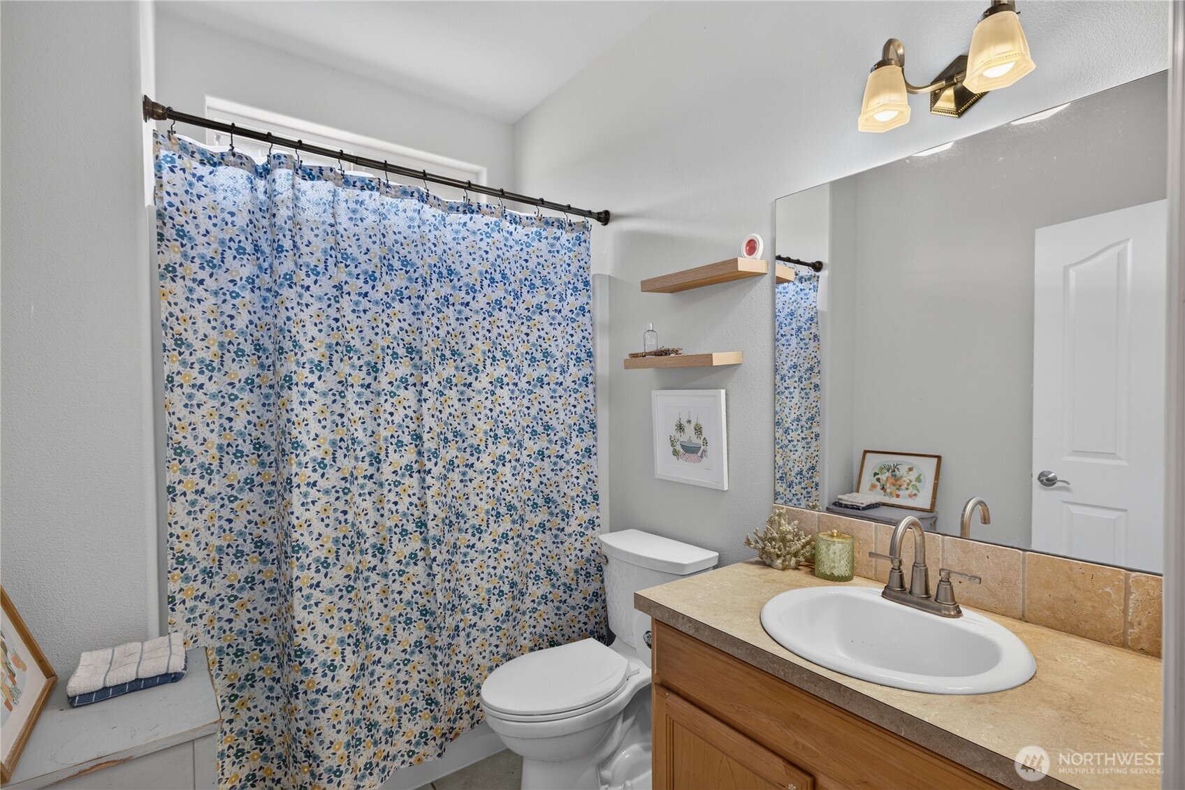 130 W Crescent Harbor Road Property Photo 8
