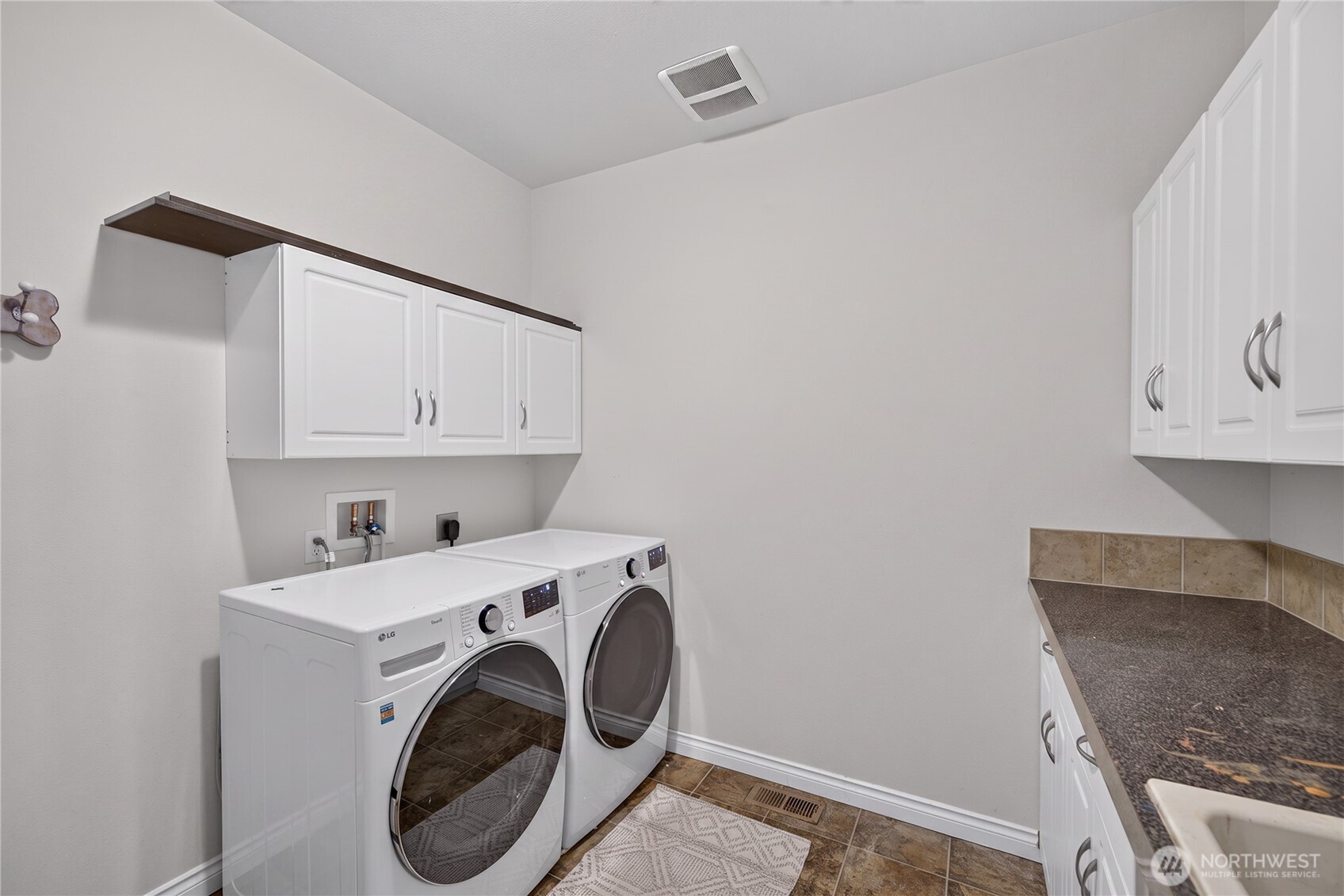 130 W Crescent Harbor Road Property Photo 26
