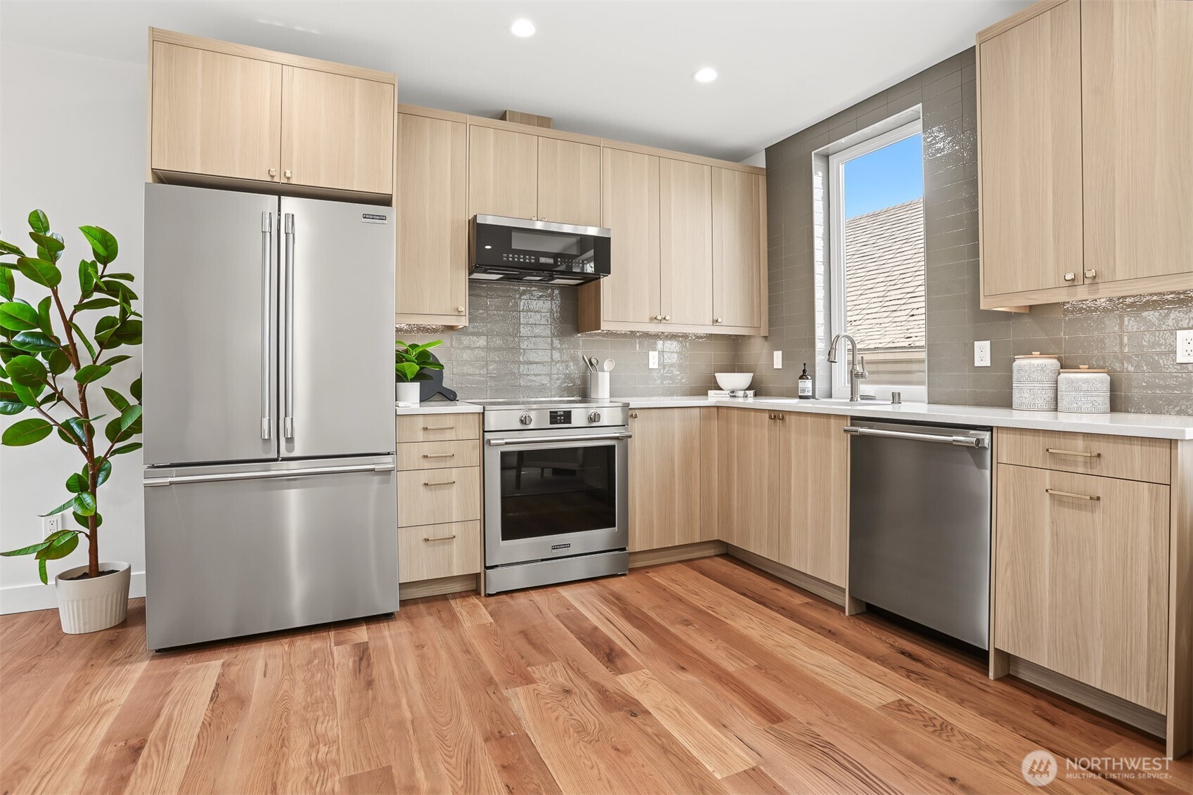 2414 Queen Anne Avenue B Property Photo 8