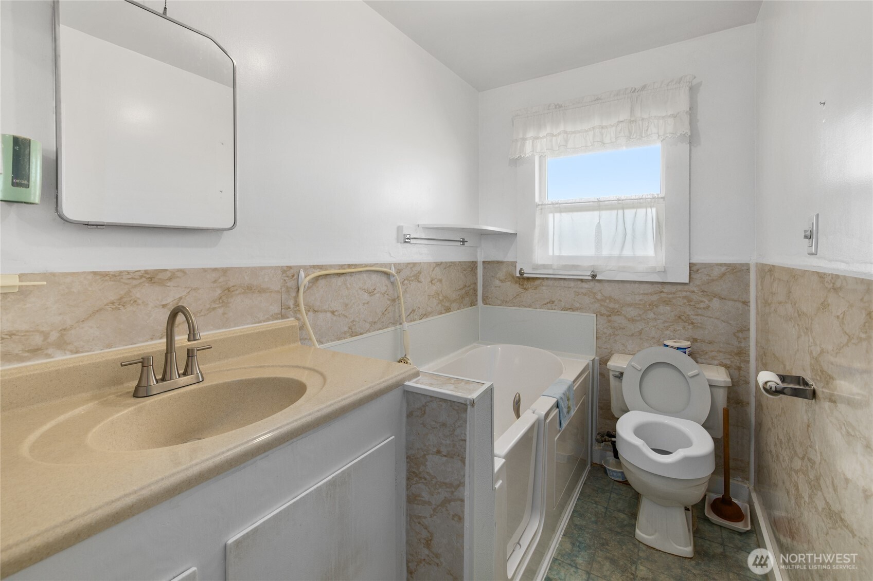 341 Schnebly Rd. Property Photo 34