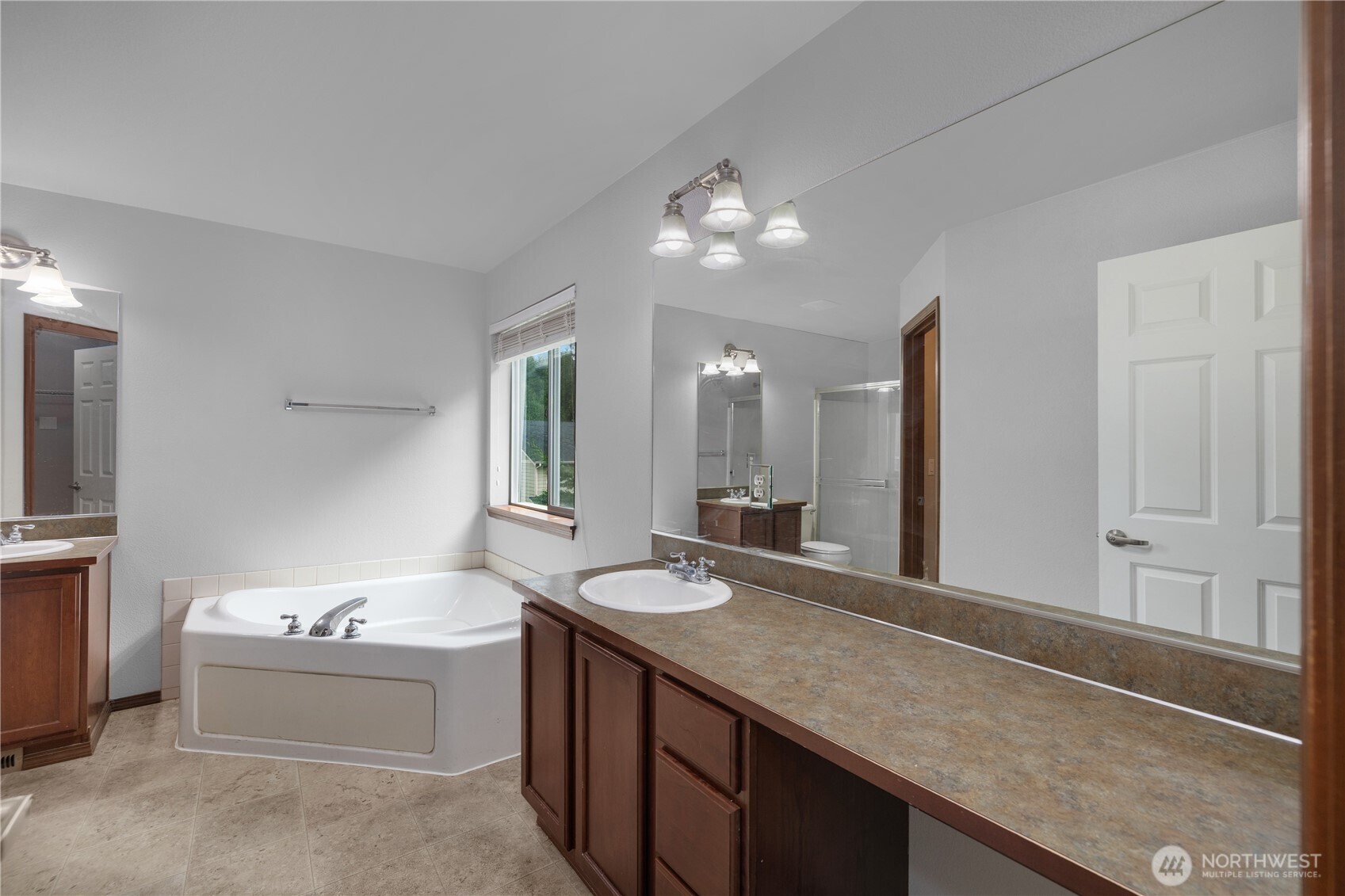 8512 205th Street Ct Property Photo 11