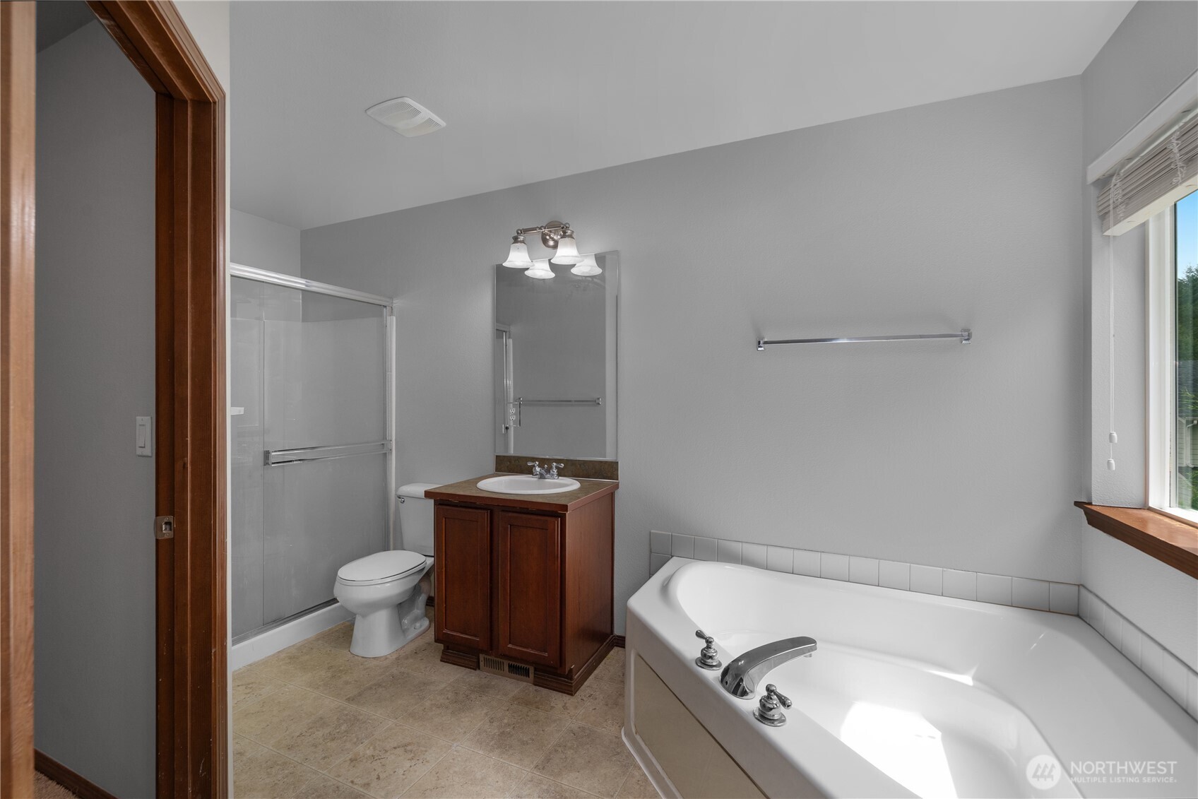 8512 205th Street Ct Property Photo 12