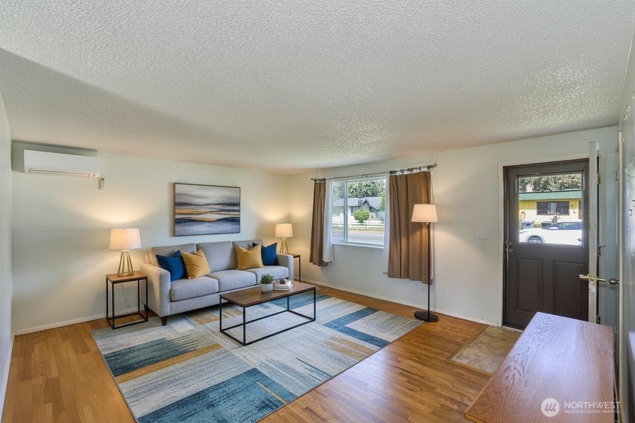 17120 6th Avenue Property Photo 3
