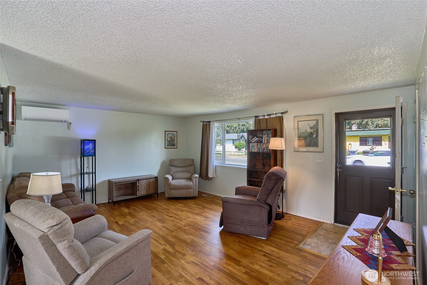 17120 6th Avenue Property Photo 4