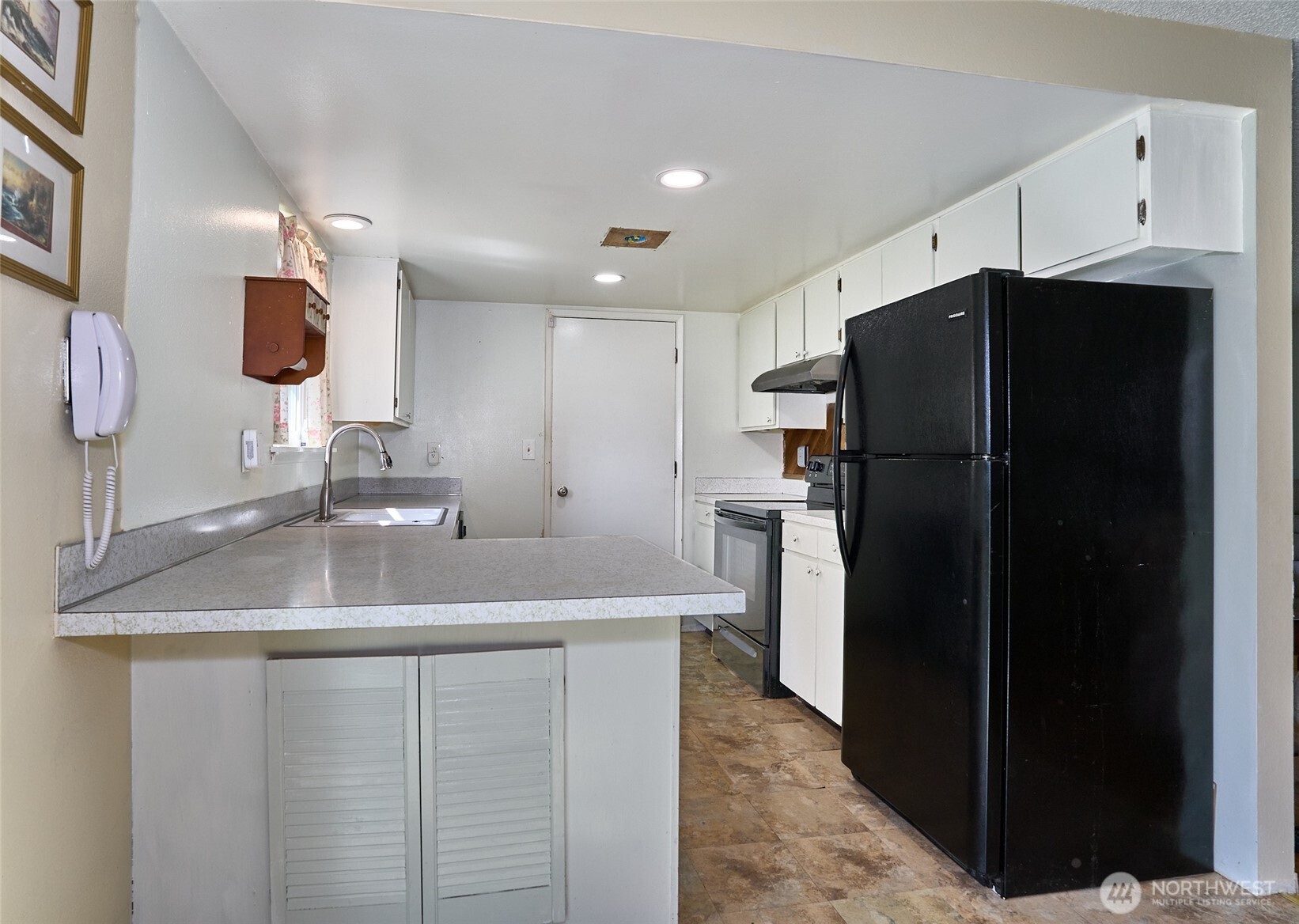 17120 6th Avenue Property Photo 10