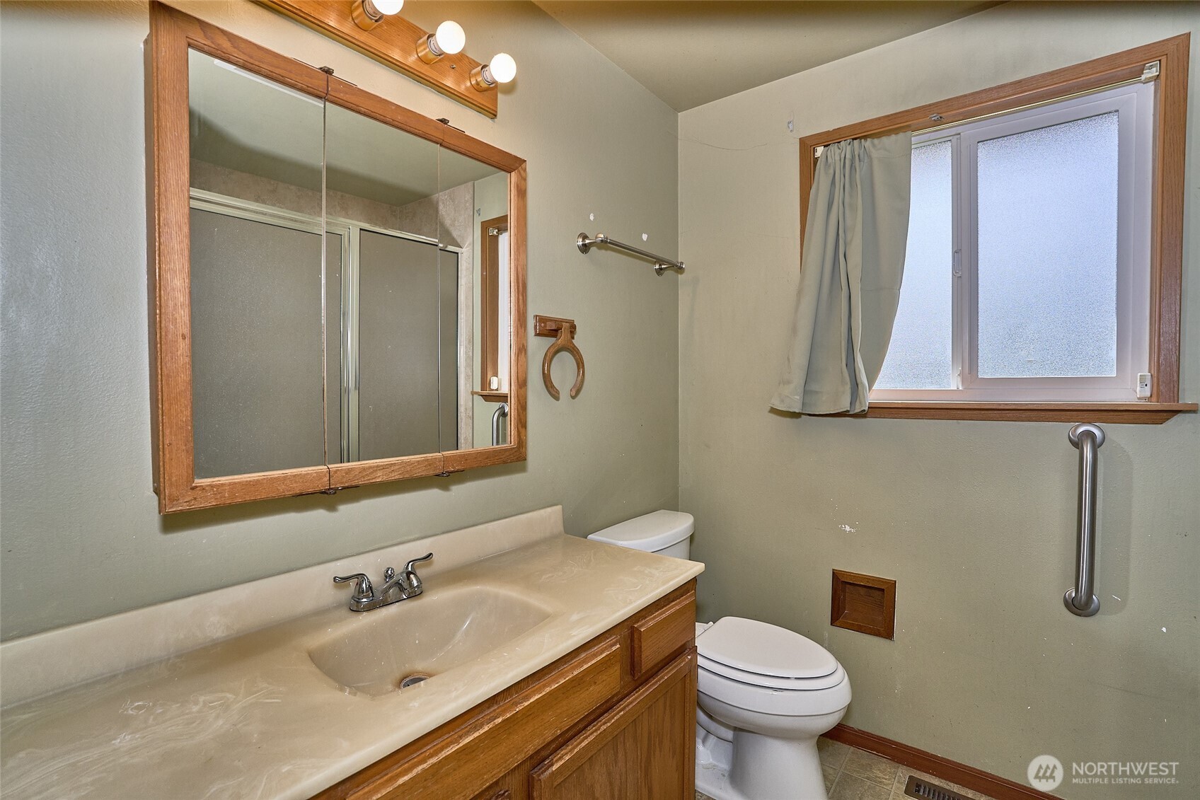 17120 6th Avenue Property Photo 11