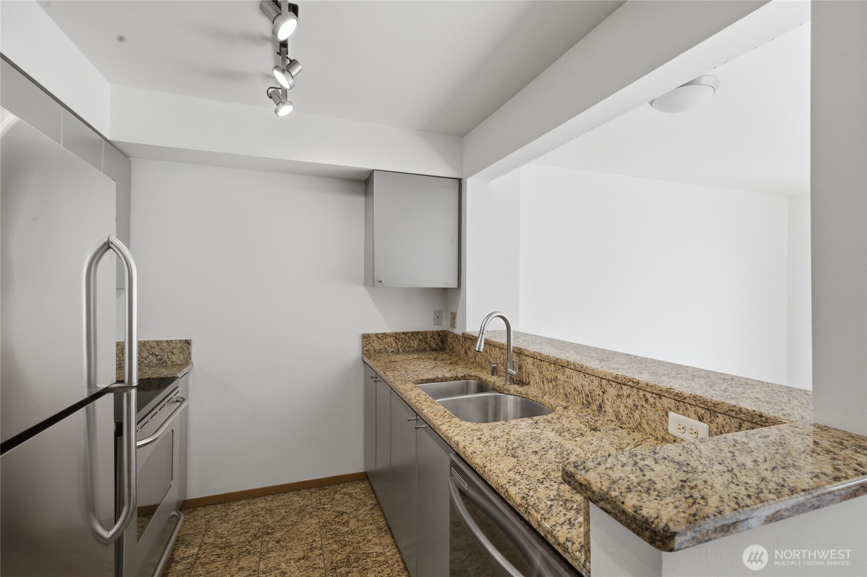 1125 E Olive Street 604 Property Photo 7