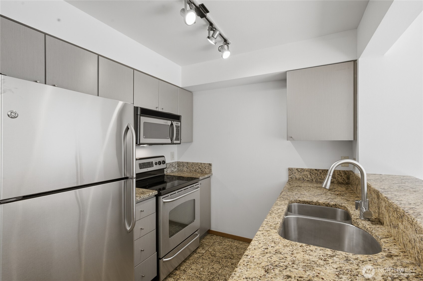 1125 E Olive Street 604 Property Photo 8