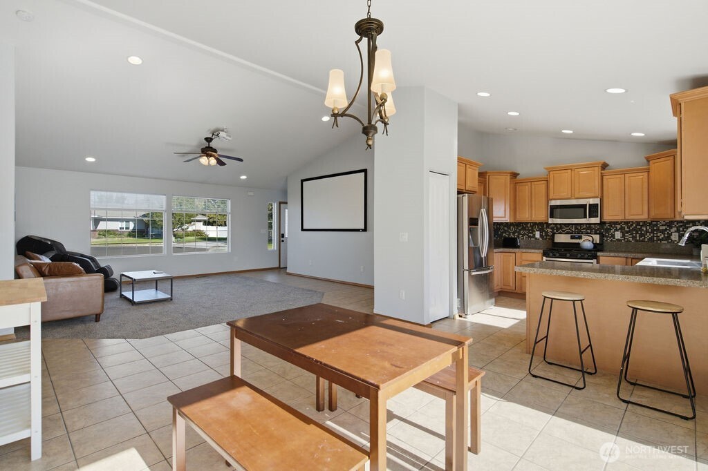 219 E Pinyon Court Property Photo 18