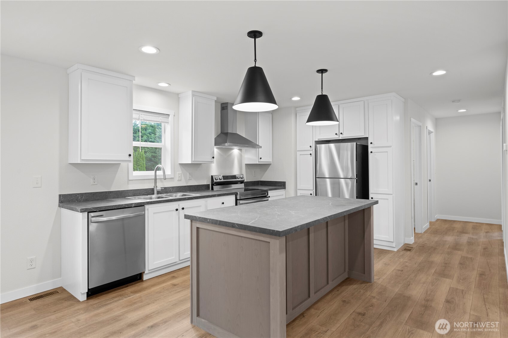 1911 147th Street Property Photo 5