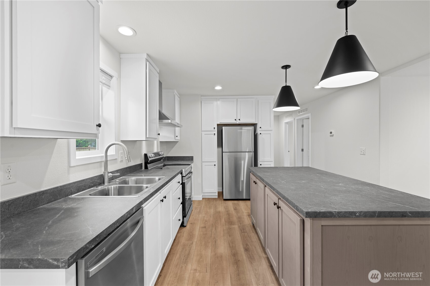 1911 147th Street Property Photo 8