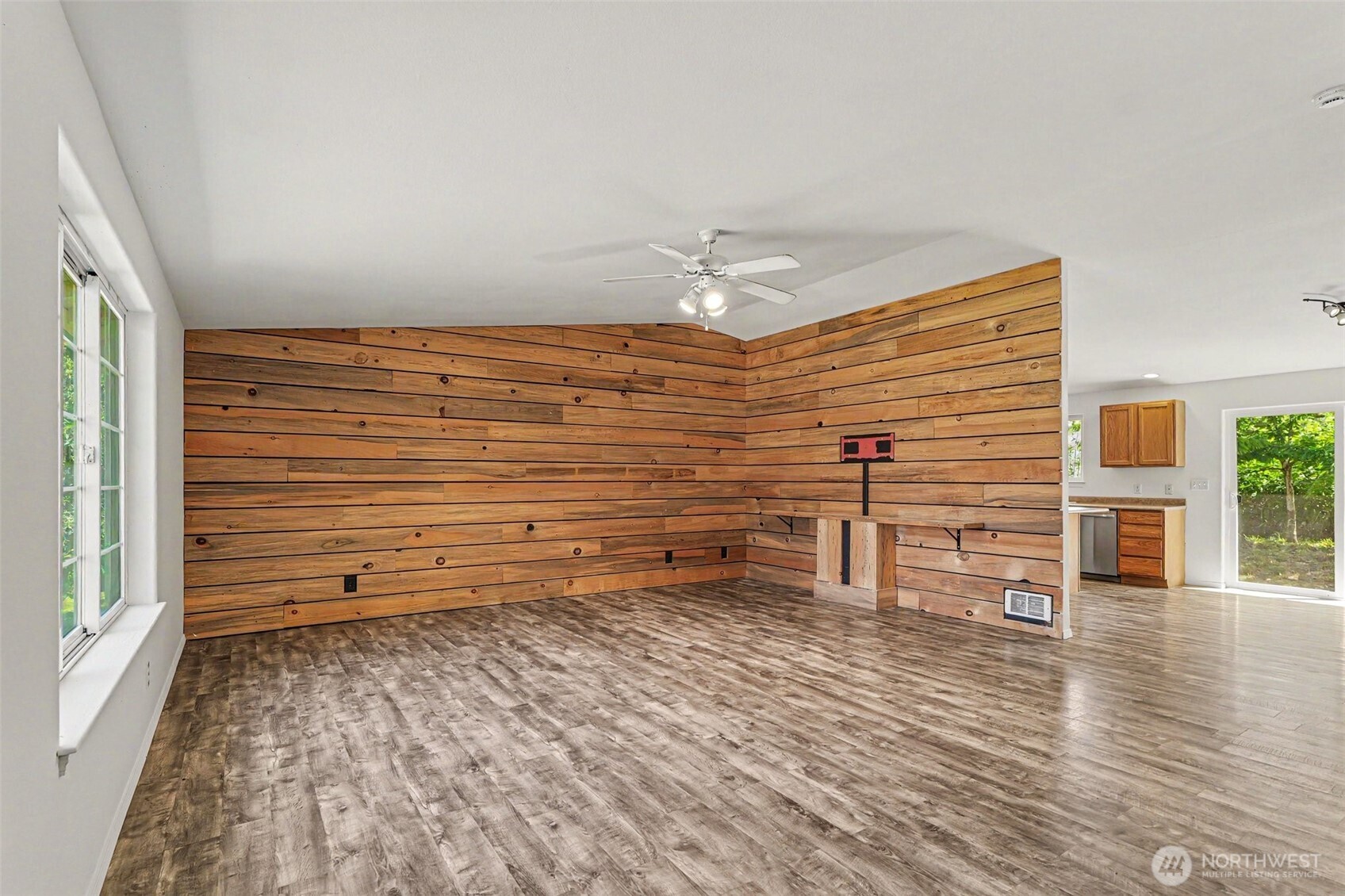 364 Melissa Street Property Photo 2