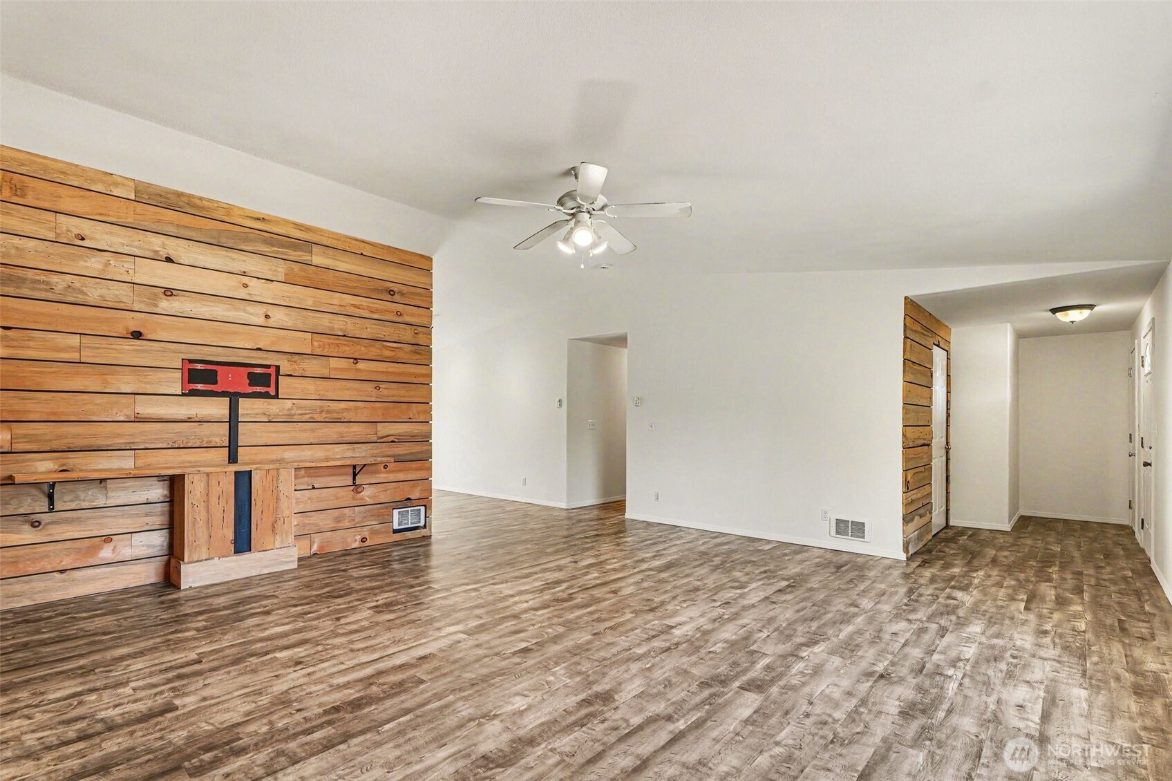 364 Melissa Street Property Photo 3