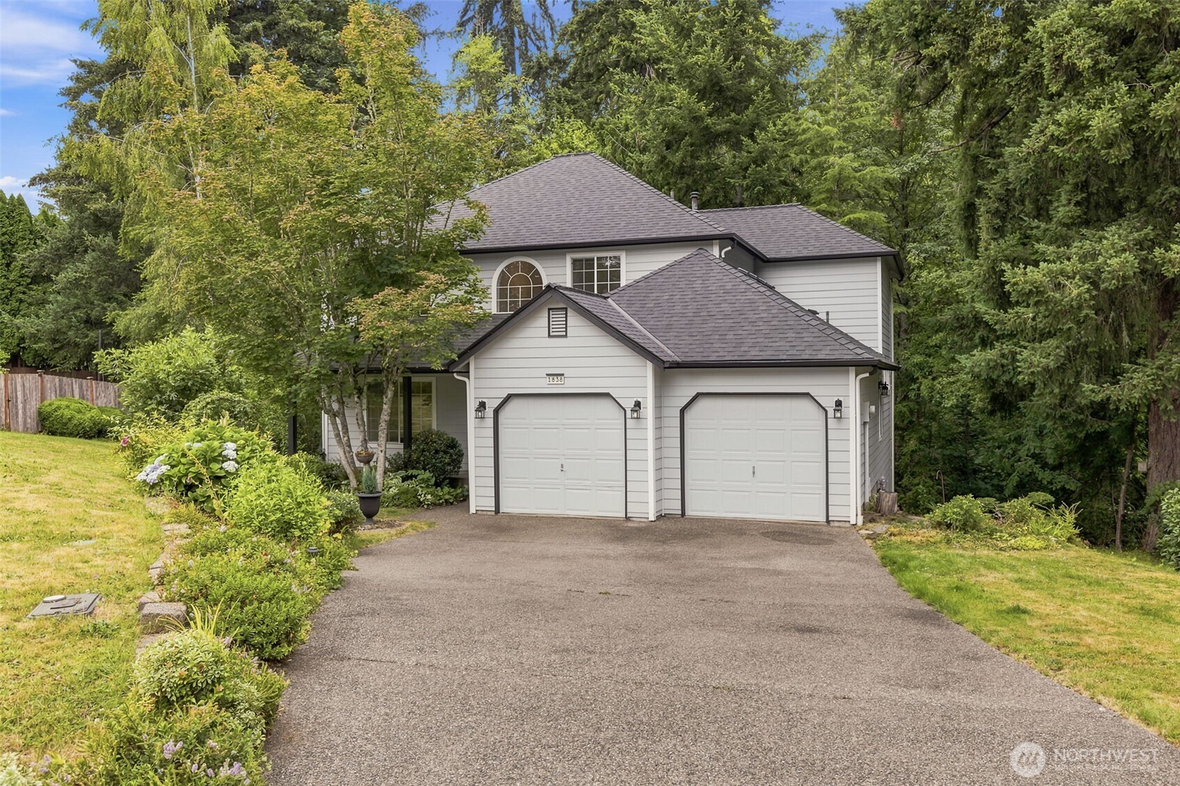 1838 52nd Way Property Photo 1