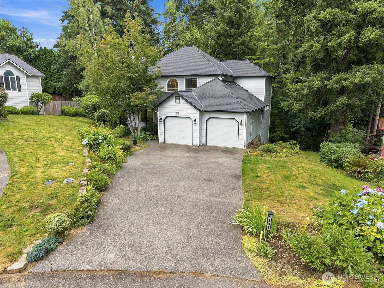 1838 52nd Way Property Photo 2