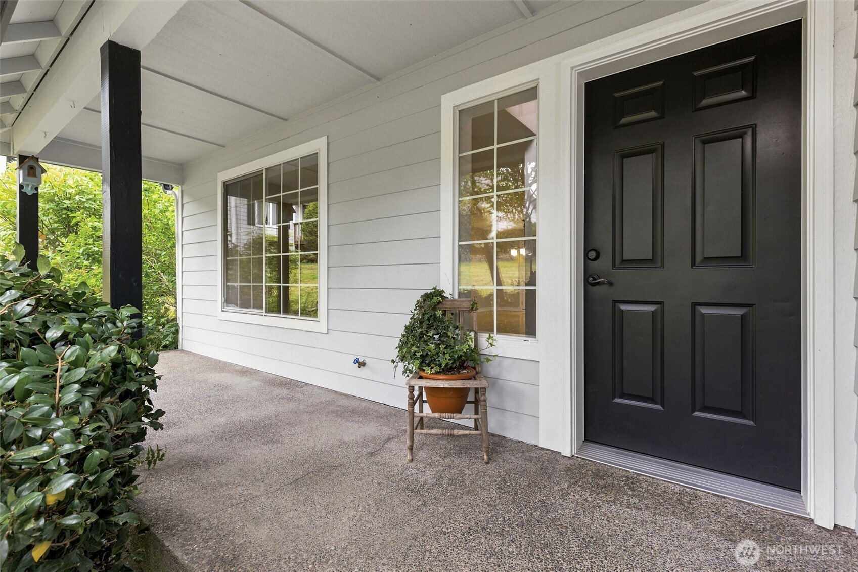 1838 52nd Way Property Photo 3
