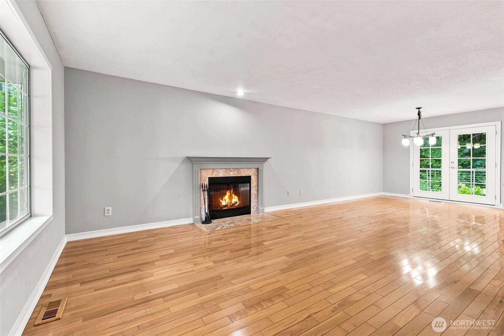 1838 52nd Way Property Photo 4