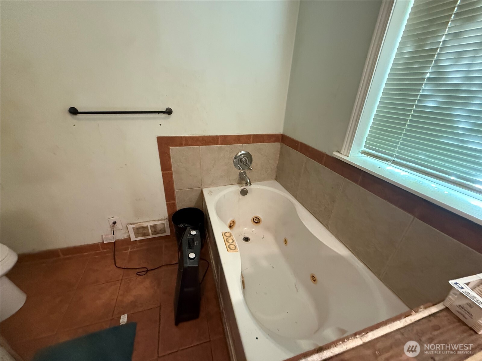 664 State Route 409 Property Photo 17