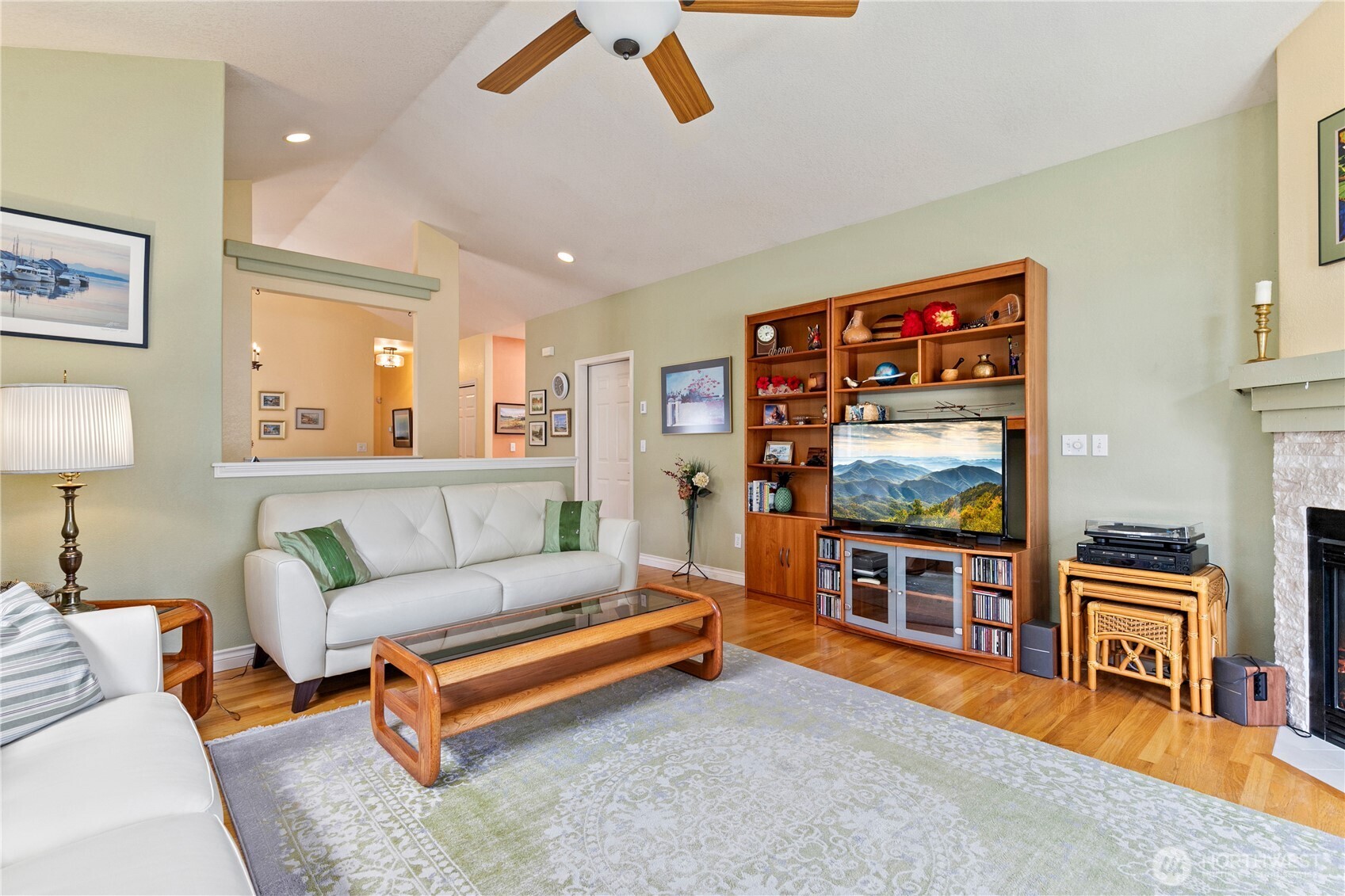 5531 Devonshire Street Property Photo 6
