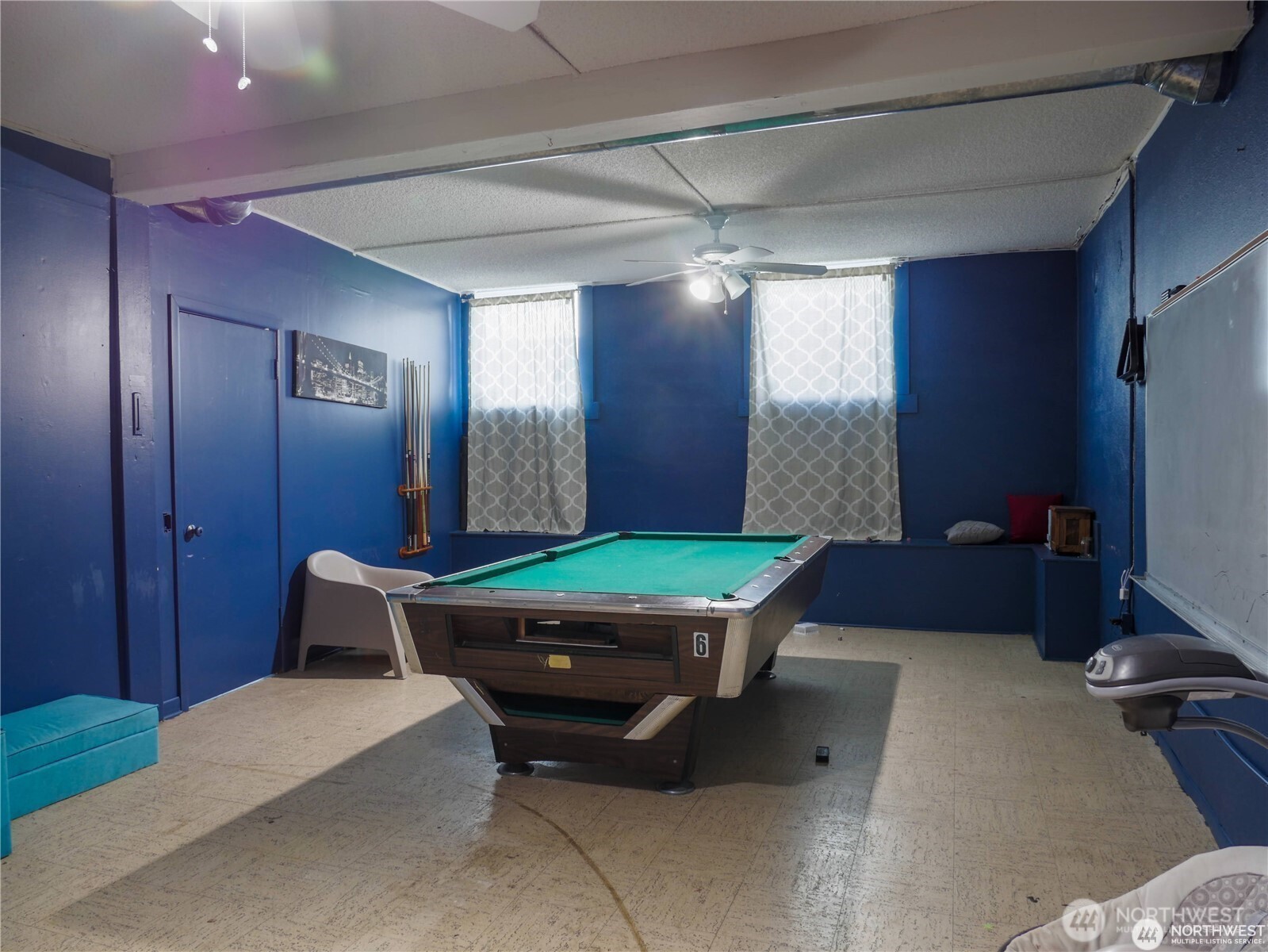 1300 Foster Avenue Property Photo 9