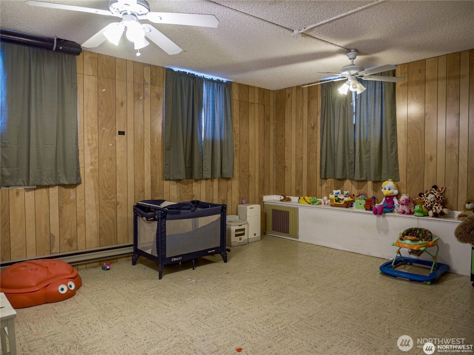 1300 Foster Avenue Property Photo 11