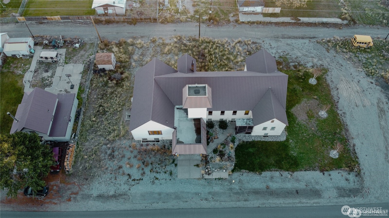 1300 Foster Avenue Property Photo 12
