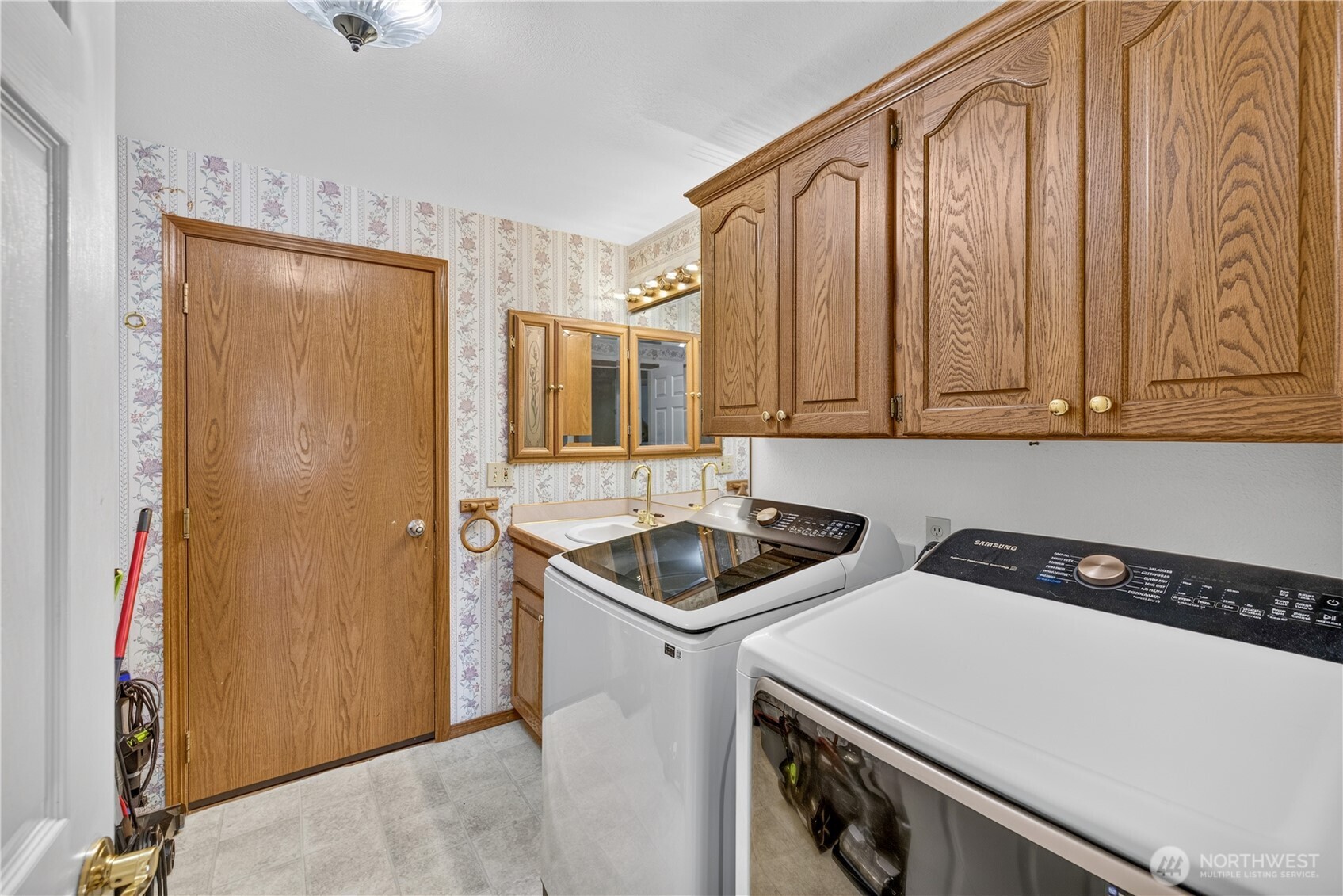213 S 78th Avenue Property Photo 33