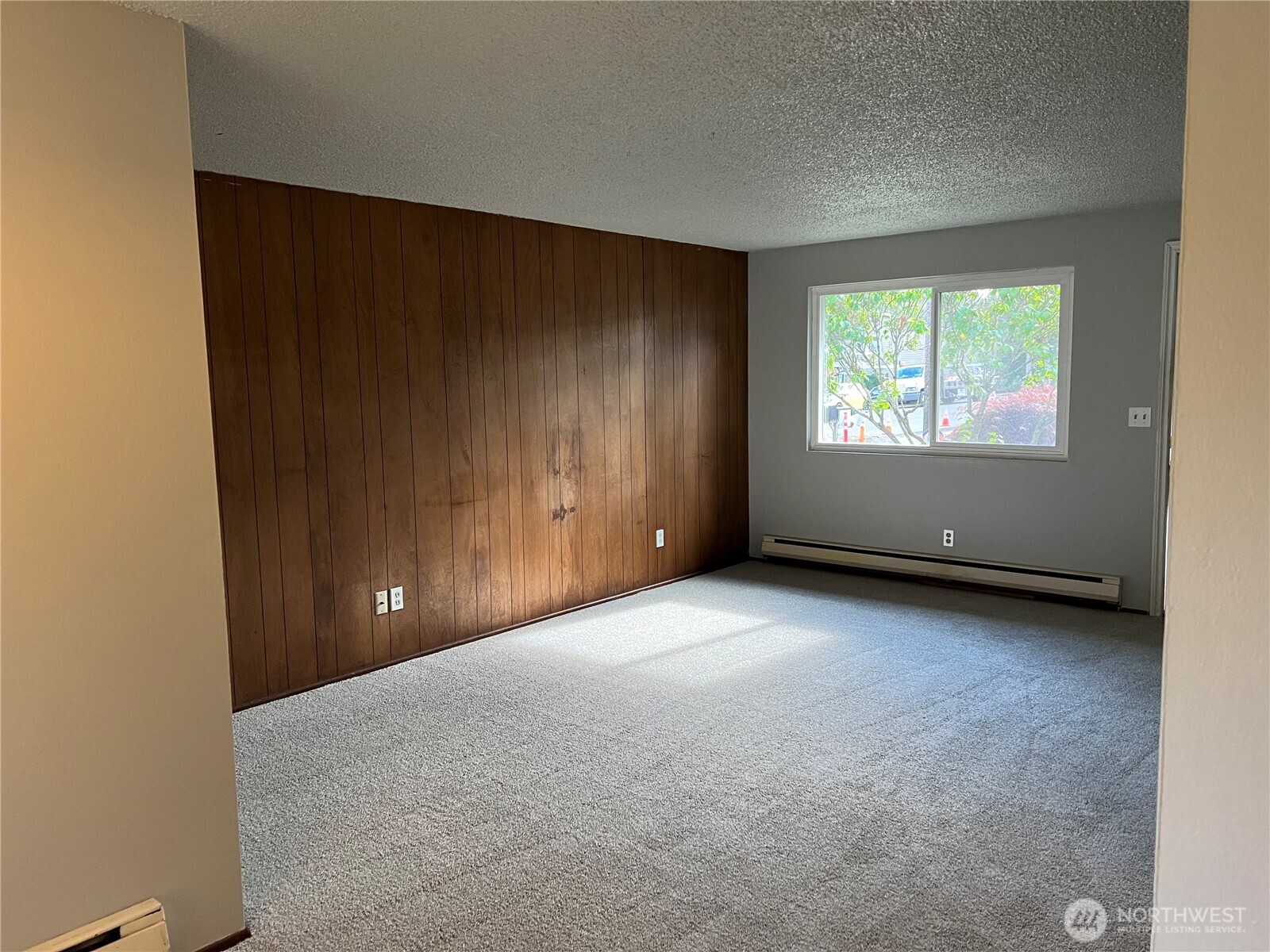 9505 Slater Avenue Property Photo 2