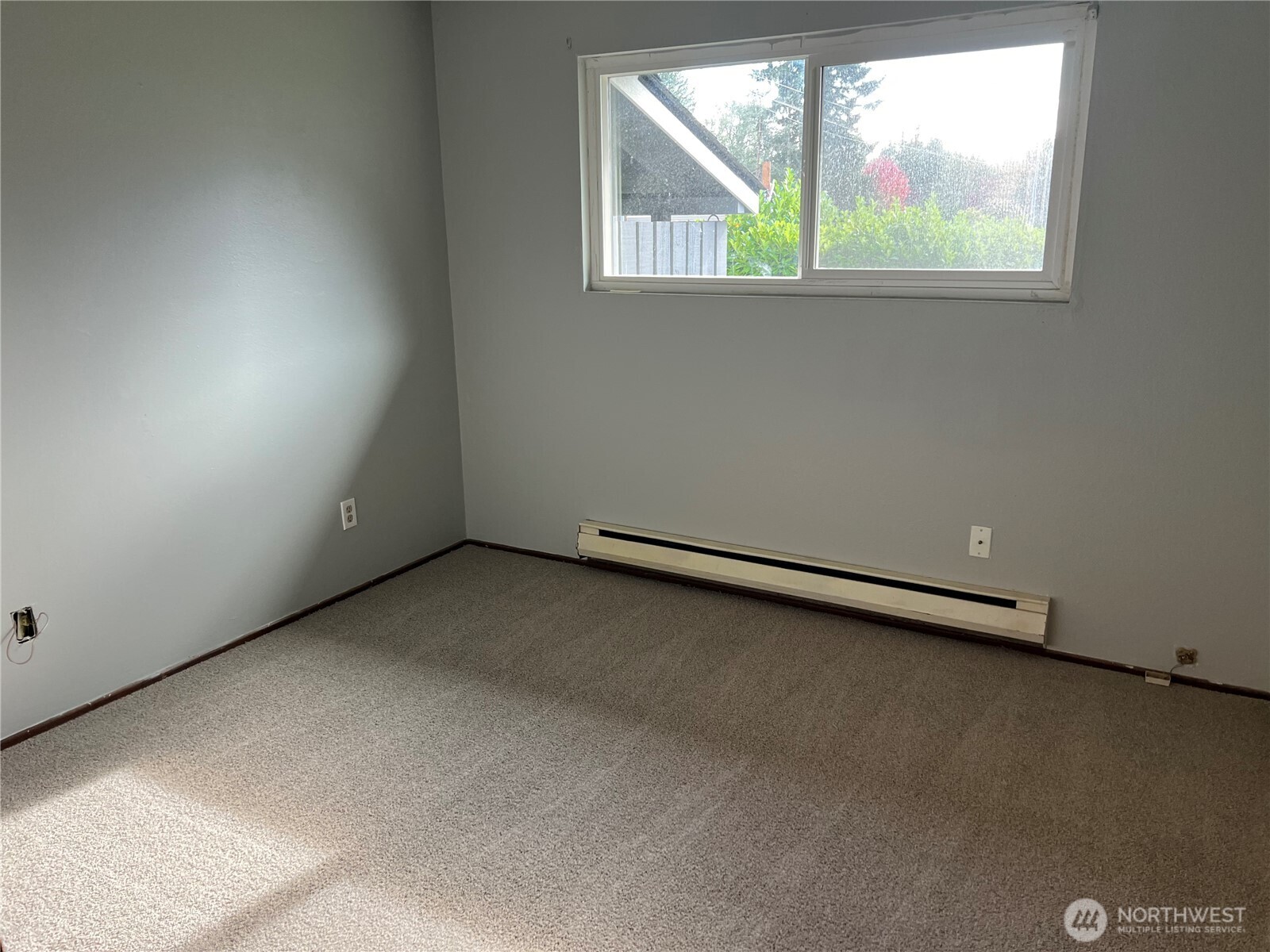 9505 Slater Avenue Property Photo 4