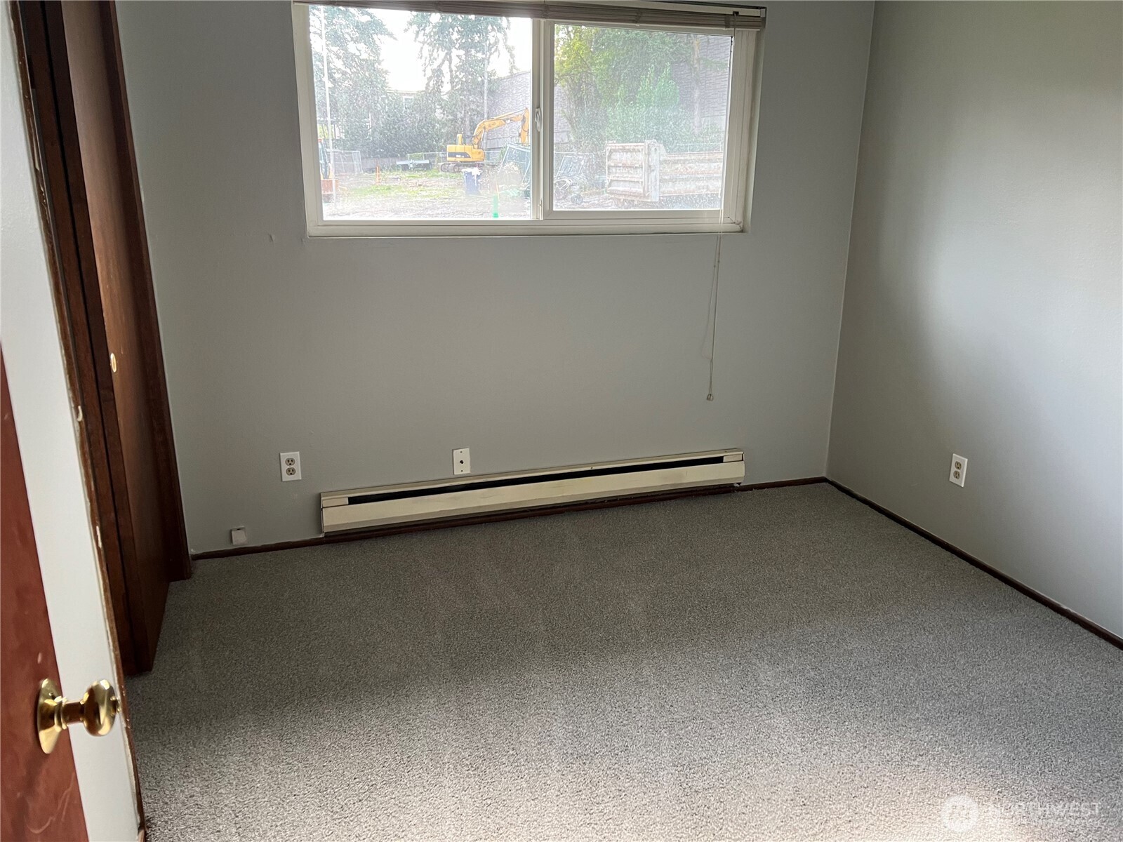 9505 Slater Avenue Property Photo 5