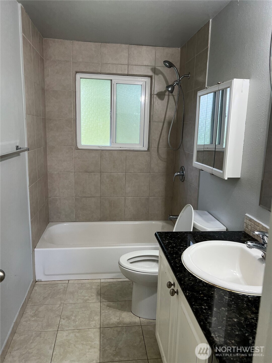 9505 Slater Avenue Property Photo 6