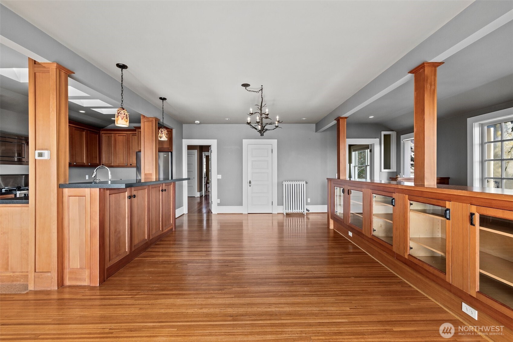 604 W Kinnear Place Property Photo 10