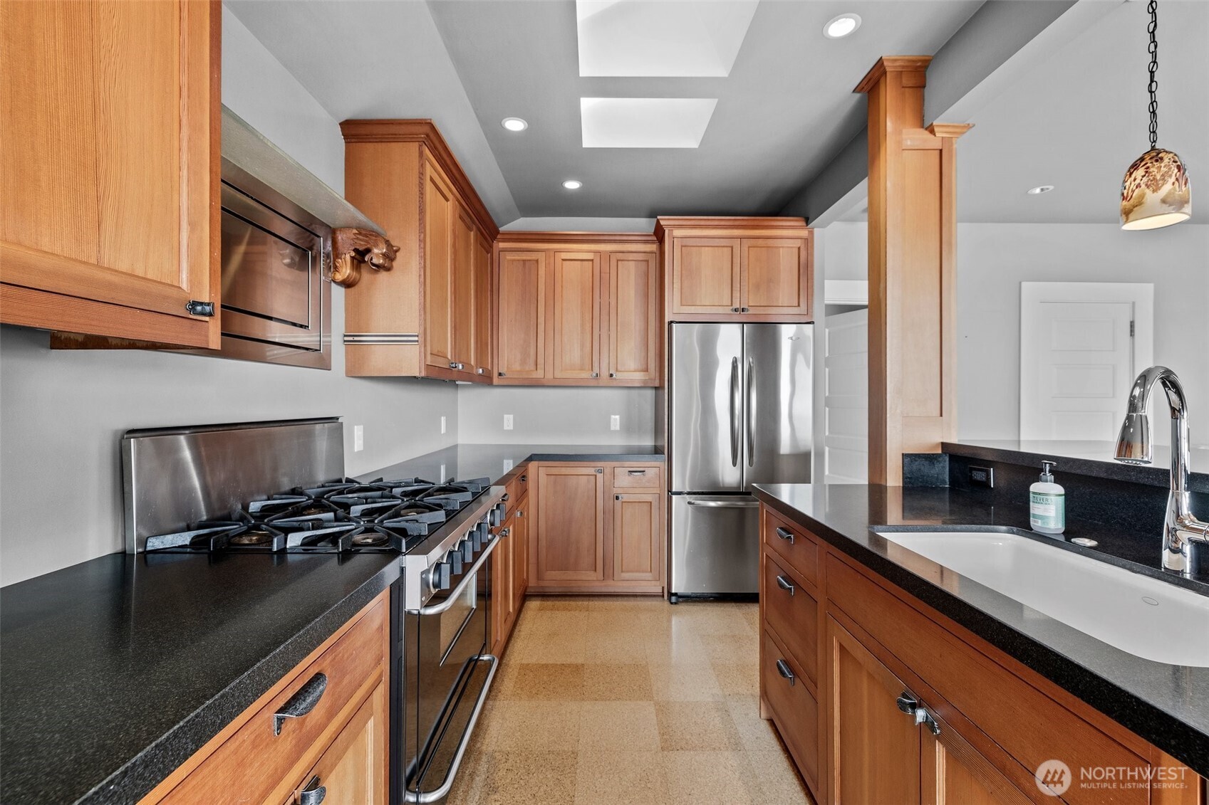 604 W Kinnear Place Property Photo 13