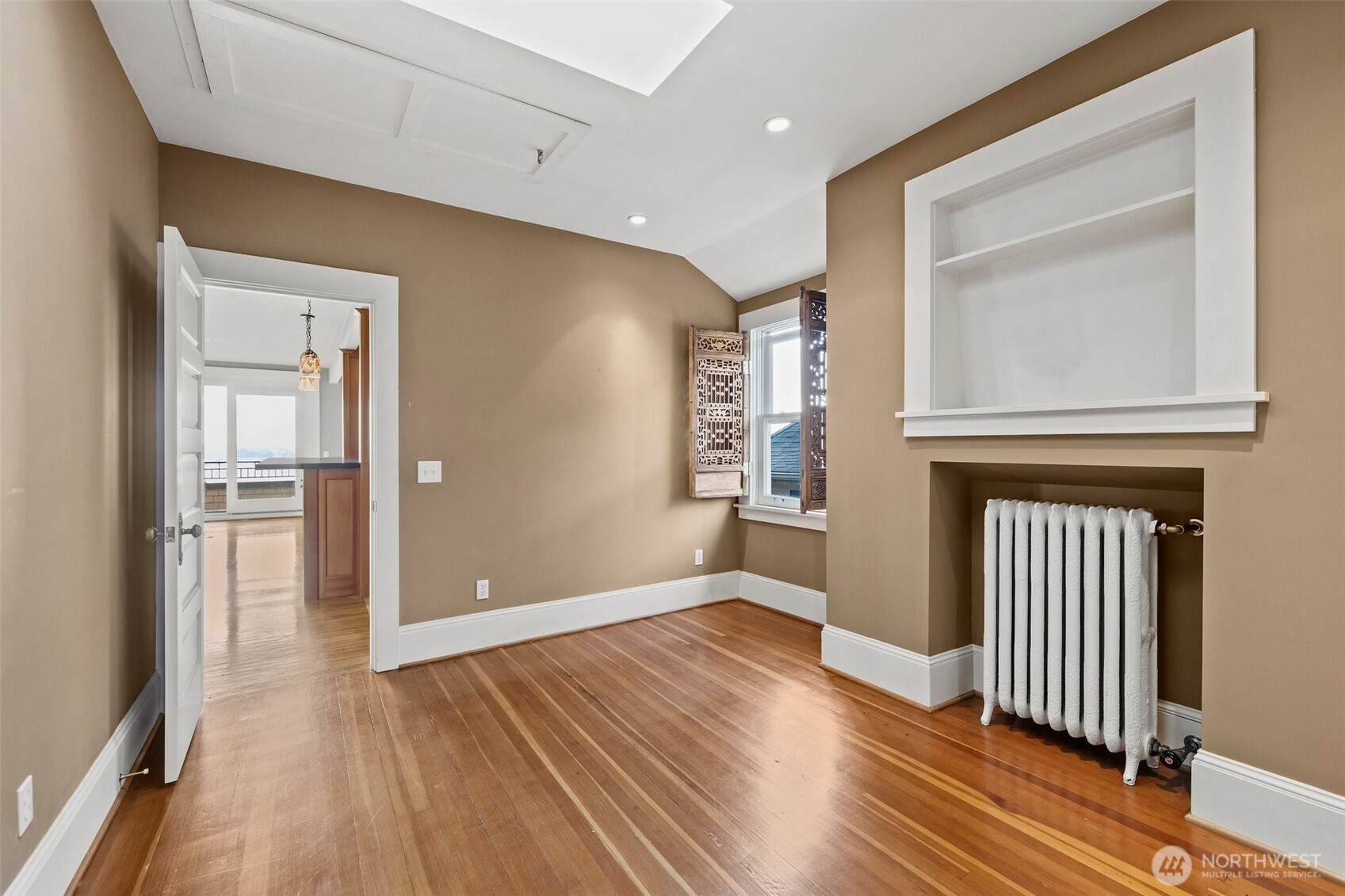 604 W Kinnear Place Property Photo 22
