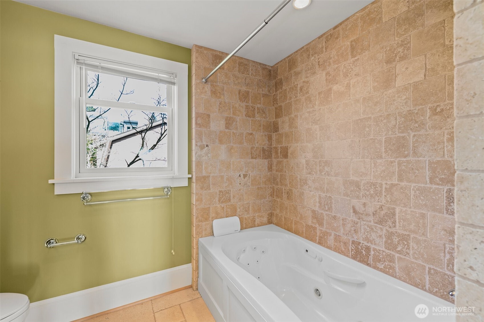 604 W Kinnear Place Property Photo 25