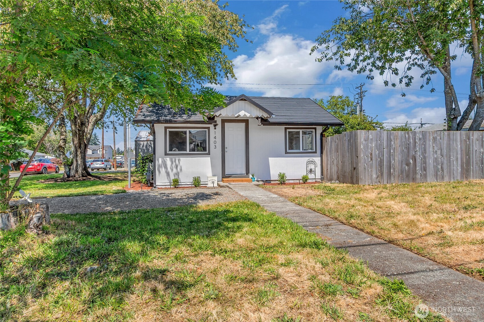 1403 E 64th Street Property Photo 2