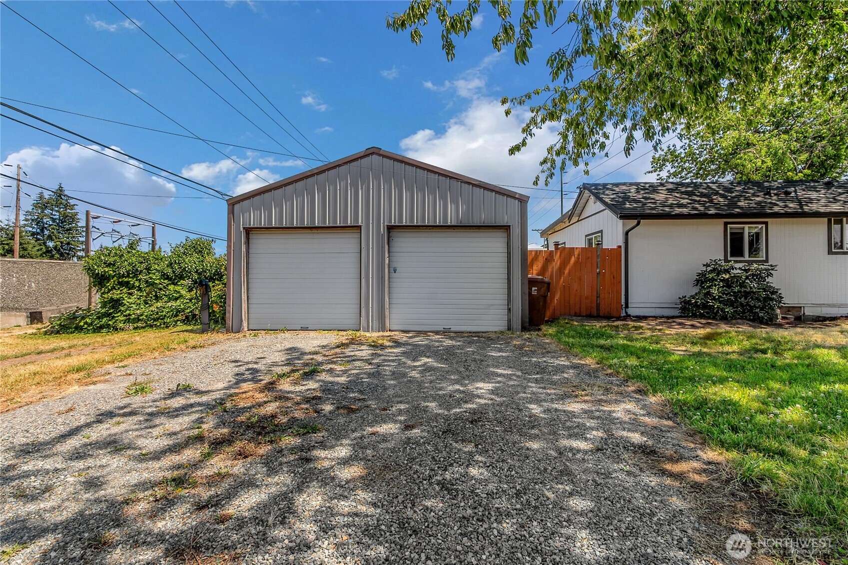 1403 E 64th Street Property Photo 17