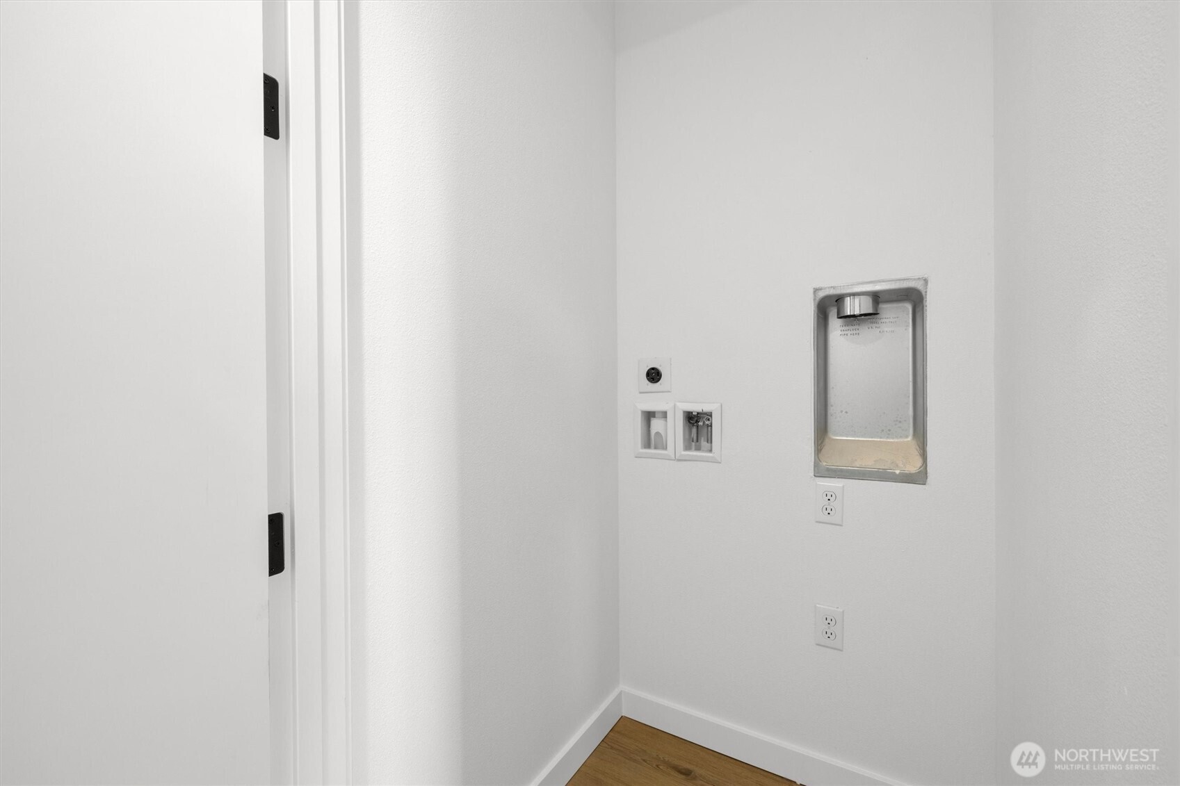 6602 Carleton Avenue B Property Photo 18