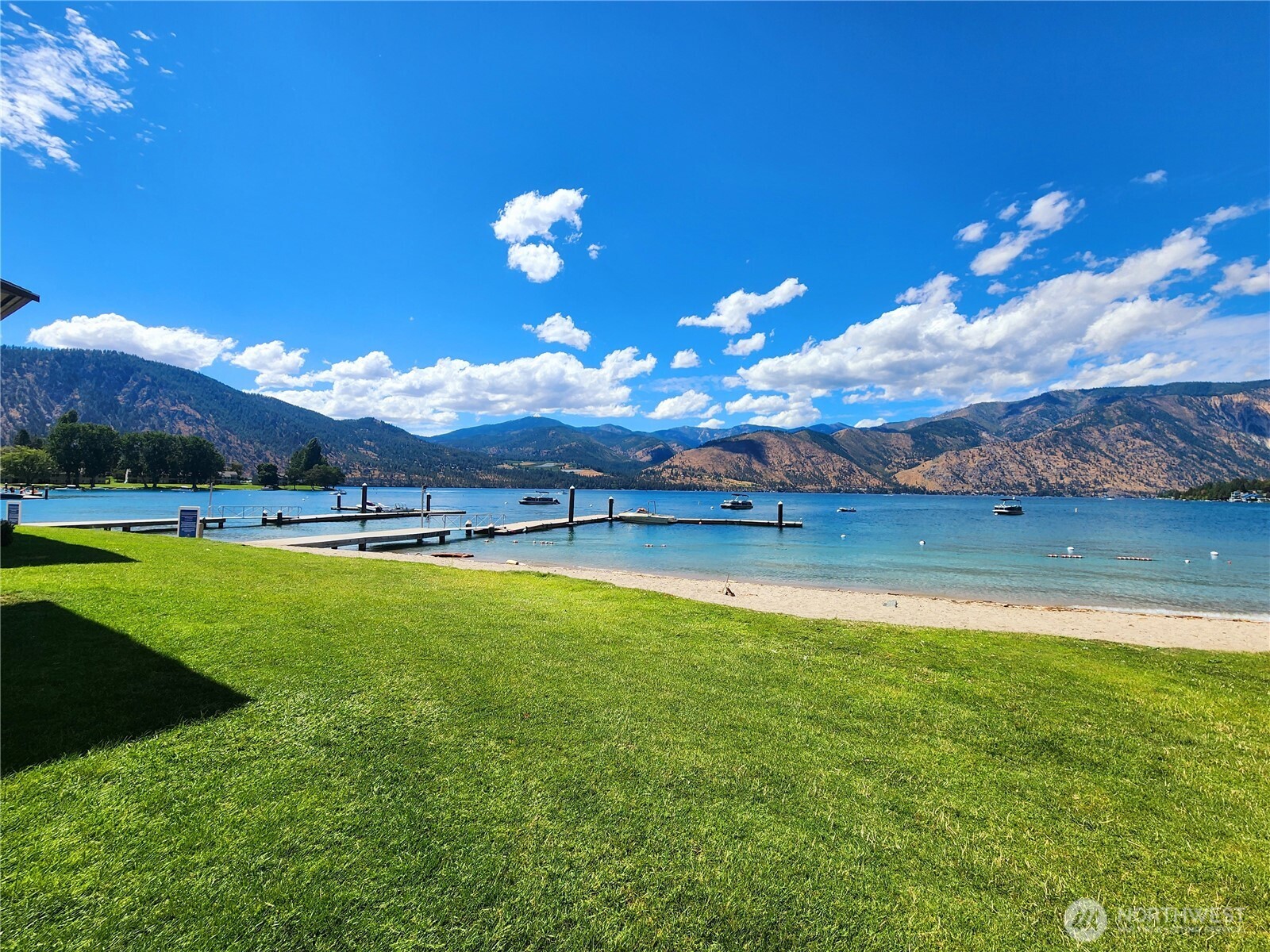 1 Lakeside 716-m Property Photo 2