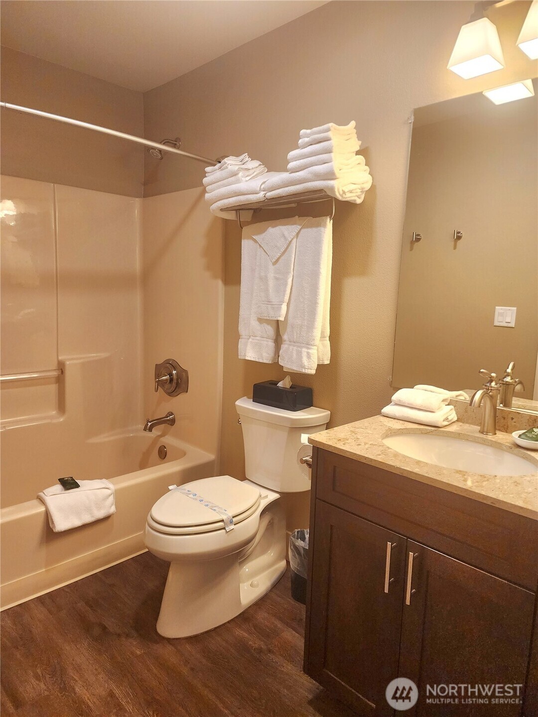 1 Lakeside 716-m Property Photo 14