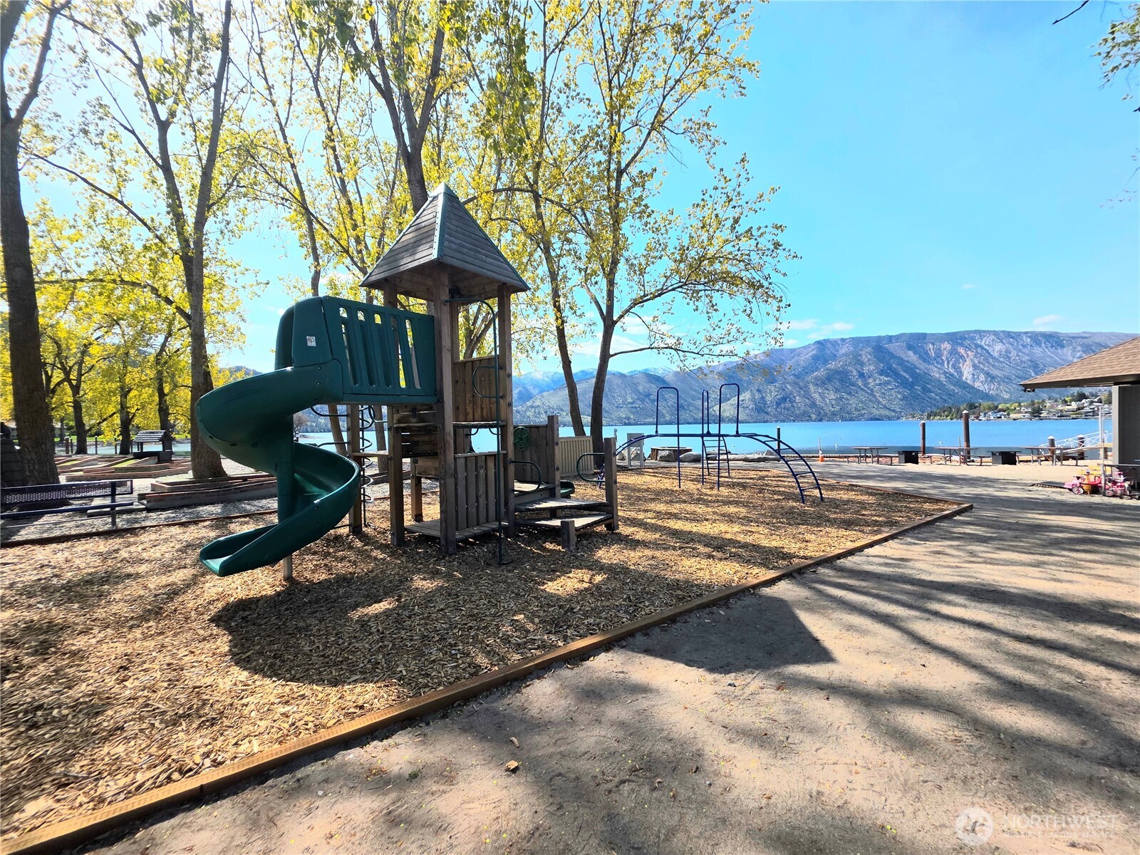 1 Lakeside 716-m Property Photo 32