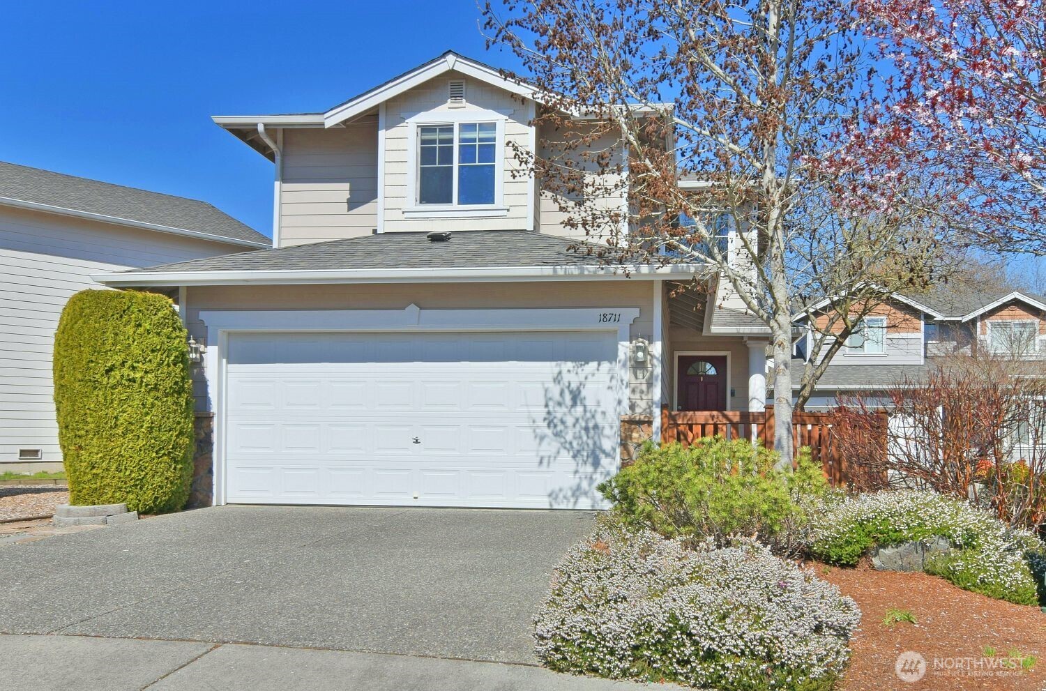 18711 10th Avenue Property Photo 1
