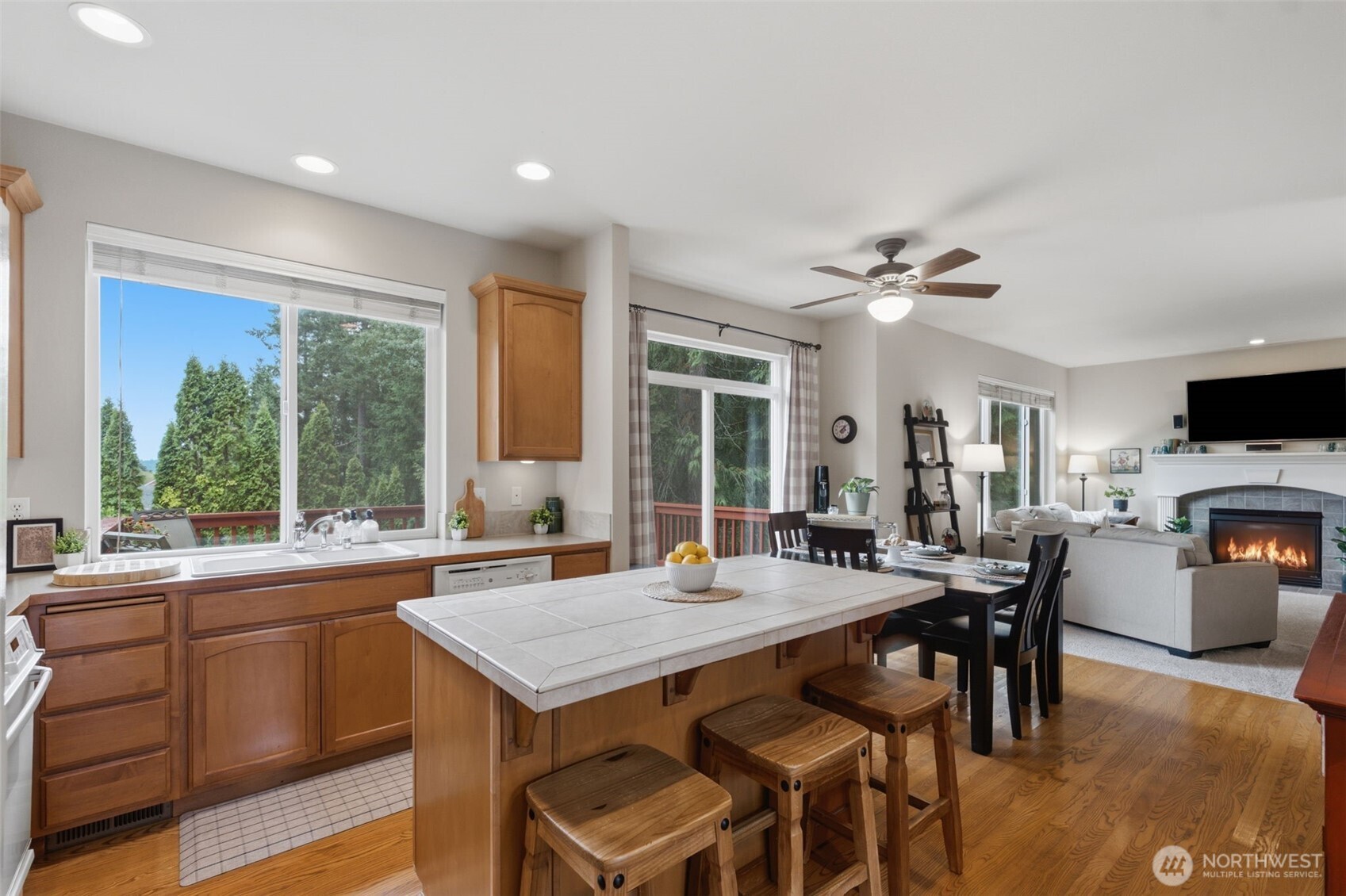 8400 Jeatran Place Property Photo 9