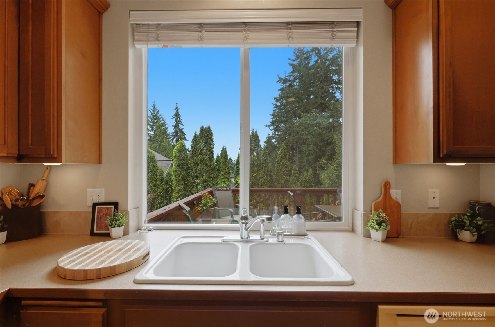 8400 Jeatran Place Property Photo 10