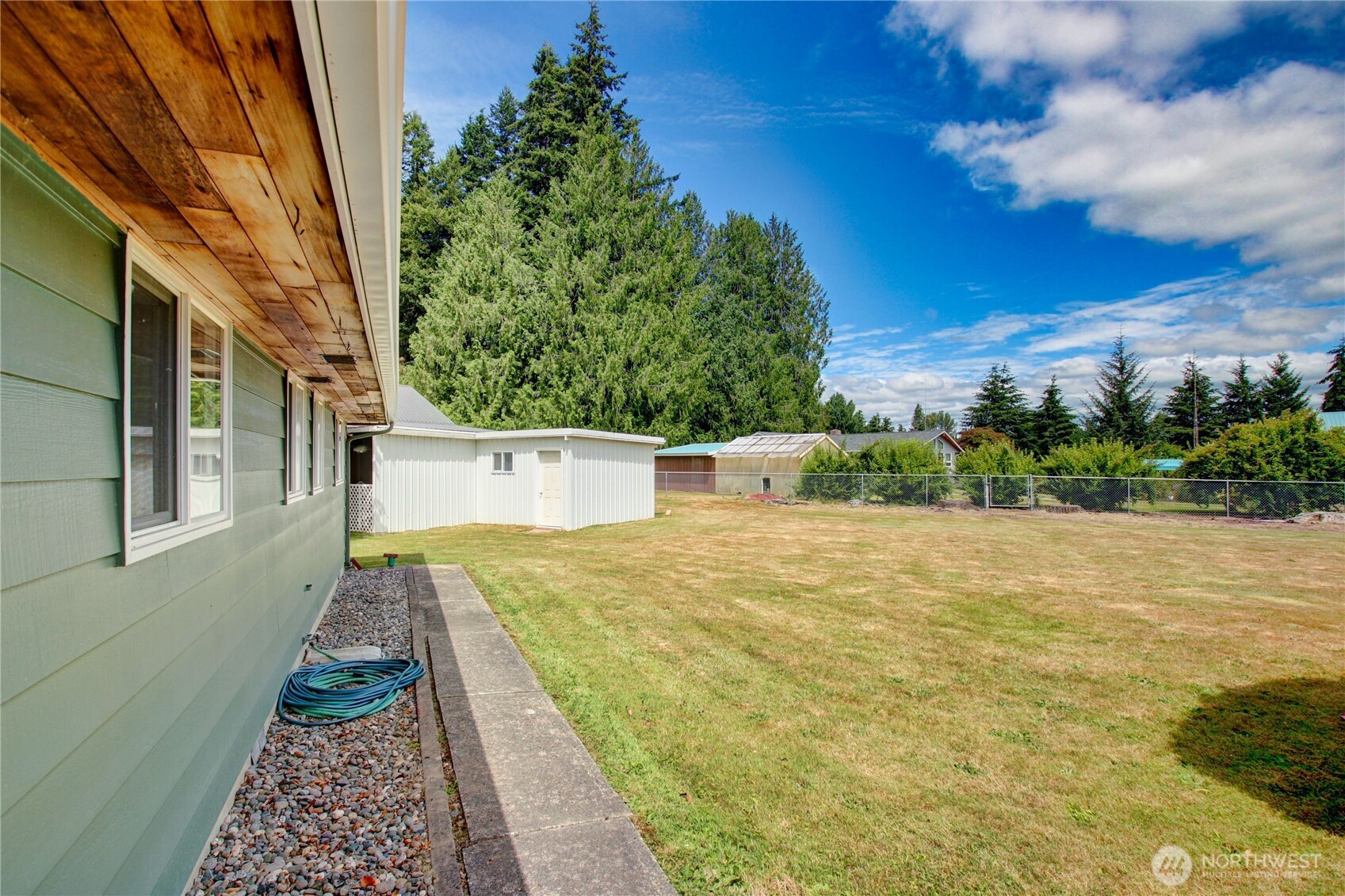 1907 Sparrs Lane Property Photo 4