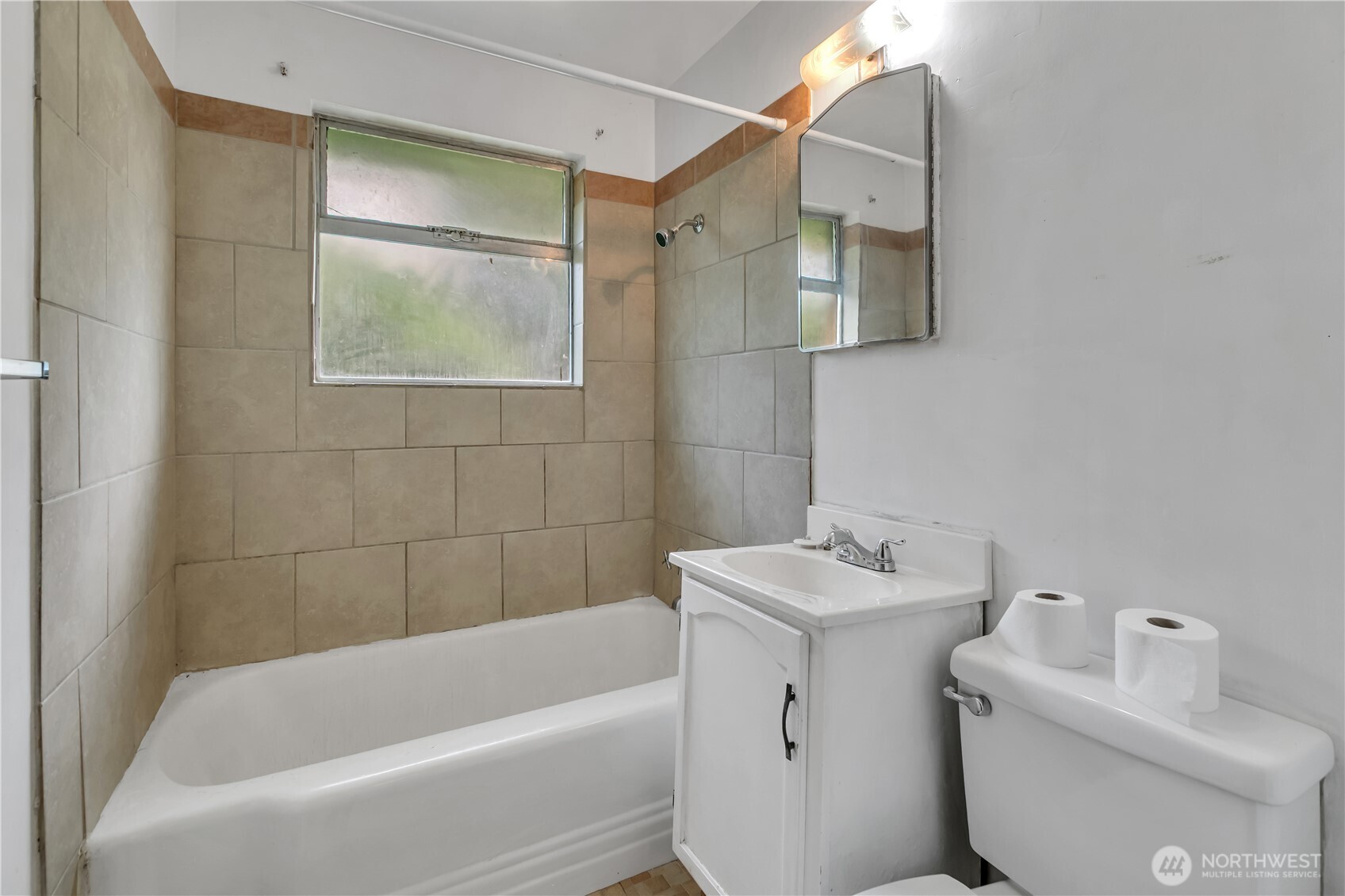 7418 Rainier Avenue Property Photo 10