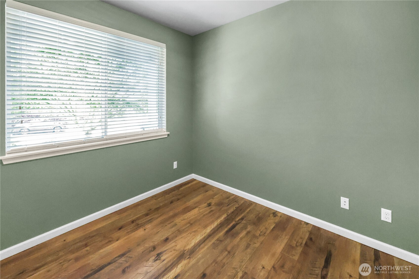 15316 92nd Avenue Property Photo 6