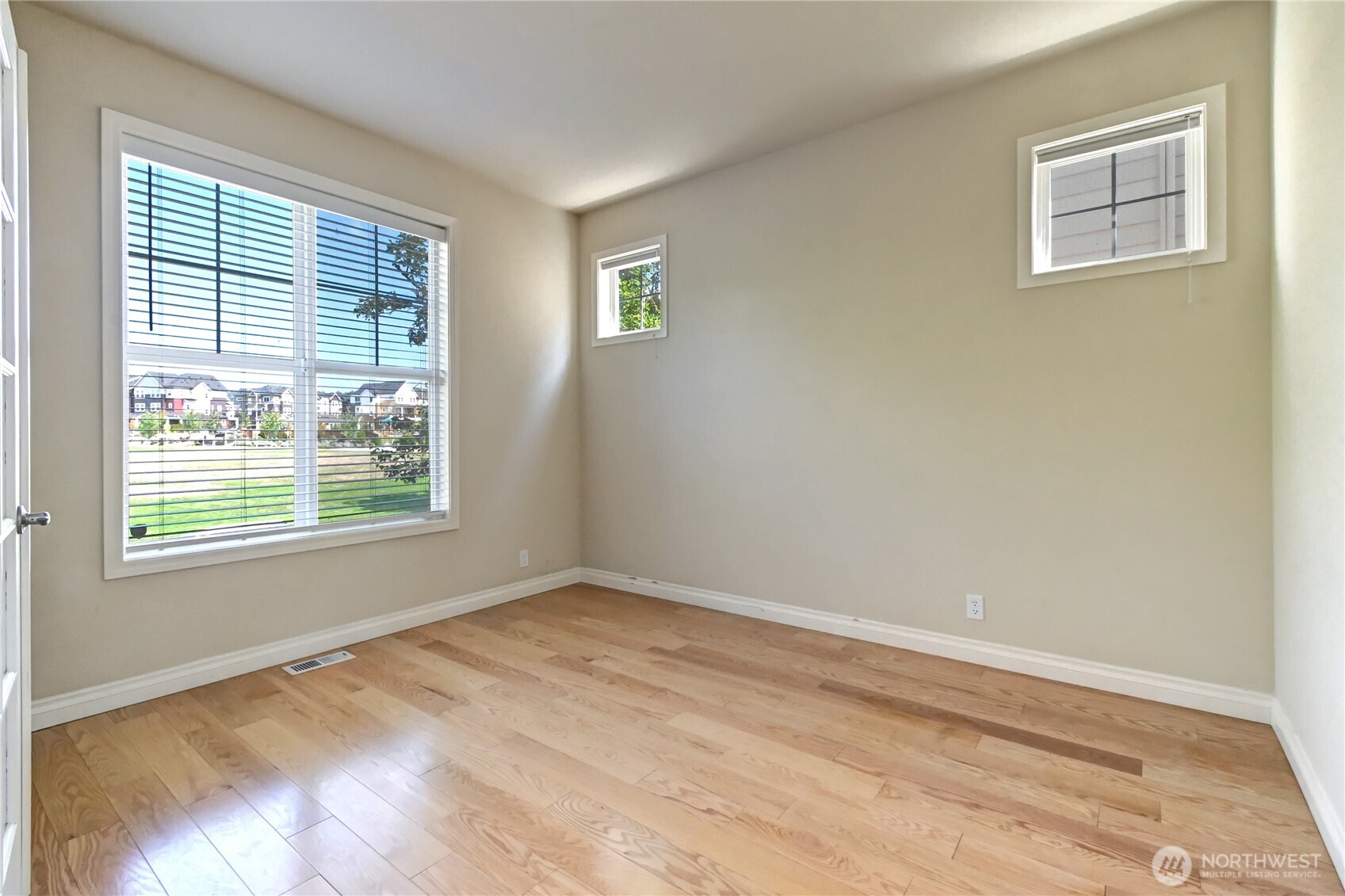 18947 Ne 68th Street Property Photo 5
