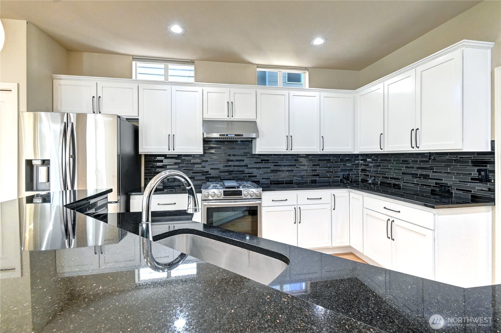 18947 Ne 68th Street Property Photo 12