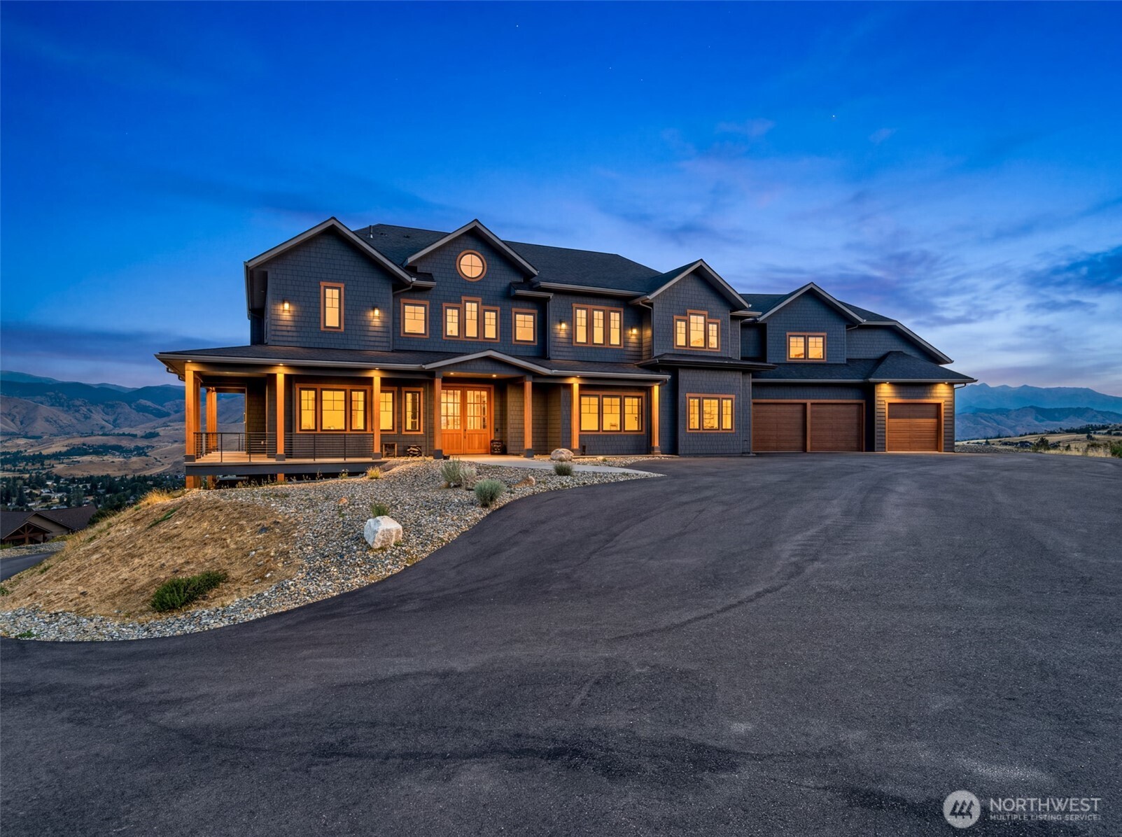 3900 Sky Crest Property Photo 1